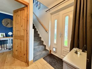 Entrance Hallway- click for photo gallery